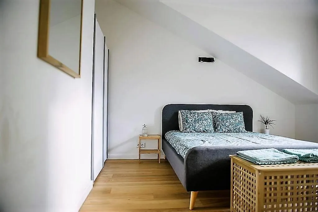 Huge 3-Bed Duplex W Sauna, Jacuzzi, Terrace & Ac Apartment Prague