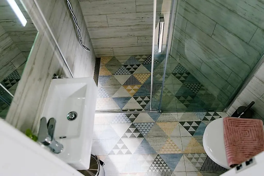 Huge 3-Bed Duplex W Sauna, Jacuzzi, Terrace & Ac Apartment Prague