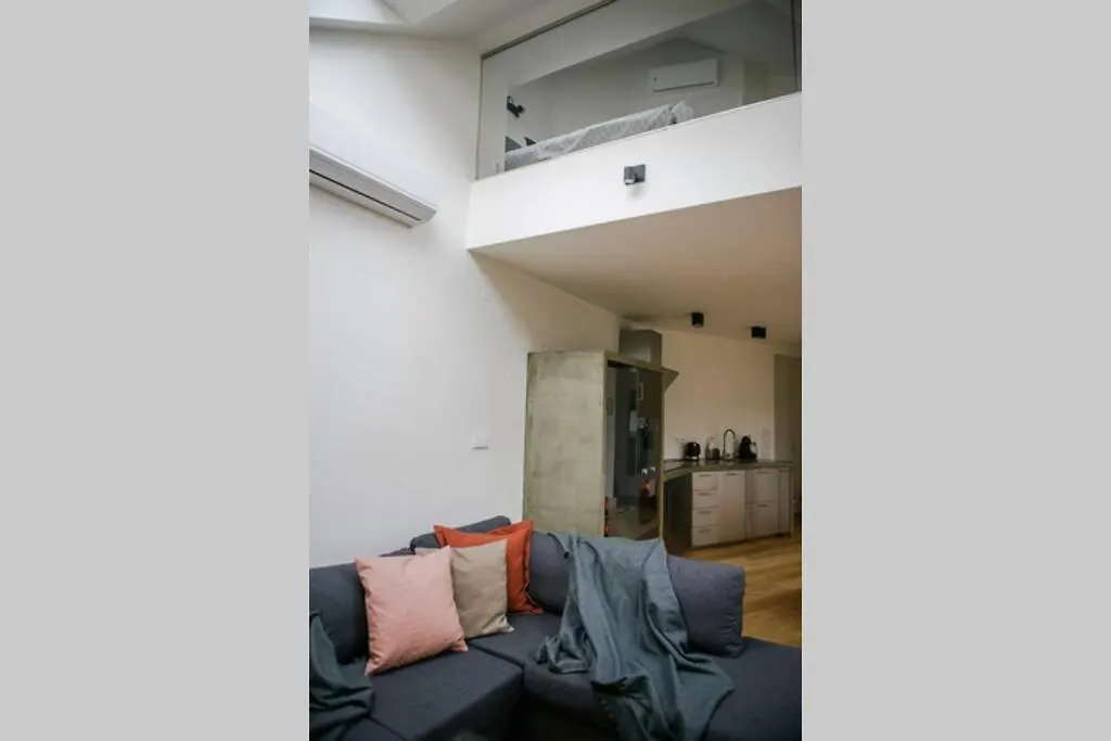 Huge 3-Bed Duplex W Sauna, Jacuzzi, Terrace & Ac Apartment Prague