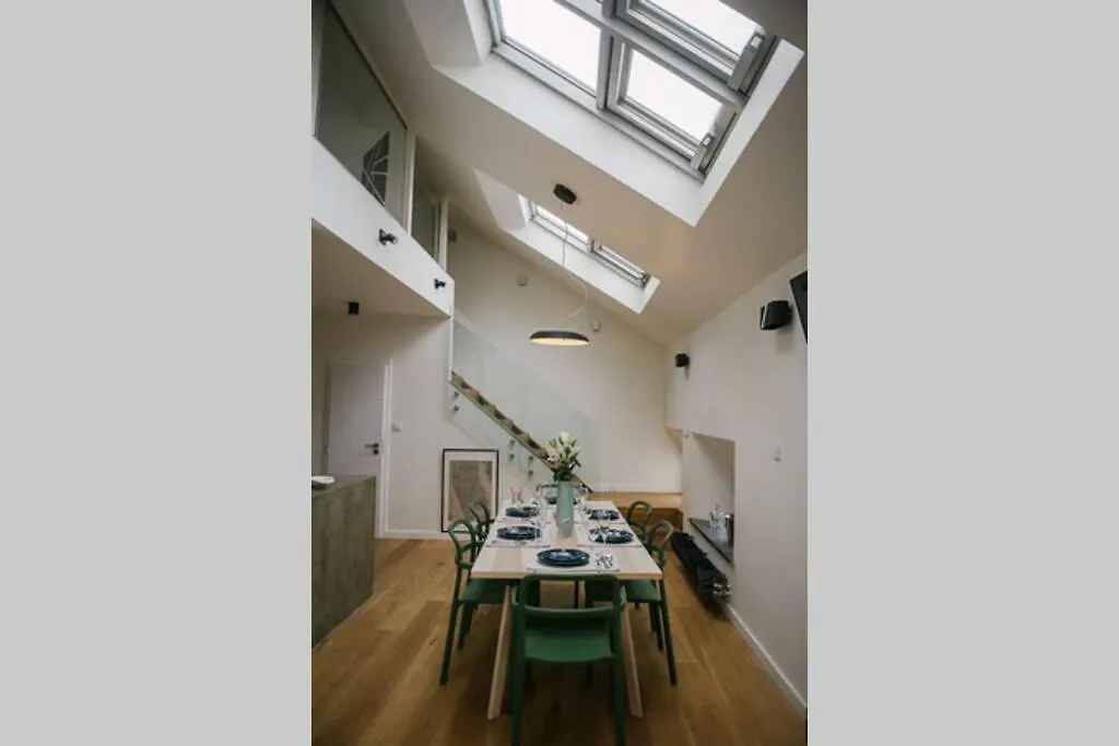 Huge 3-Bed Duplex W Sauna, Jacuzzi, Terrace & Ac Apartment Prague 0*,