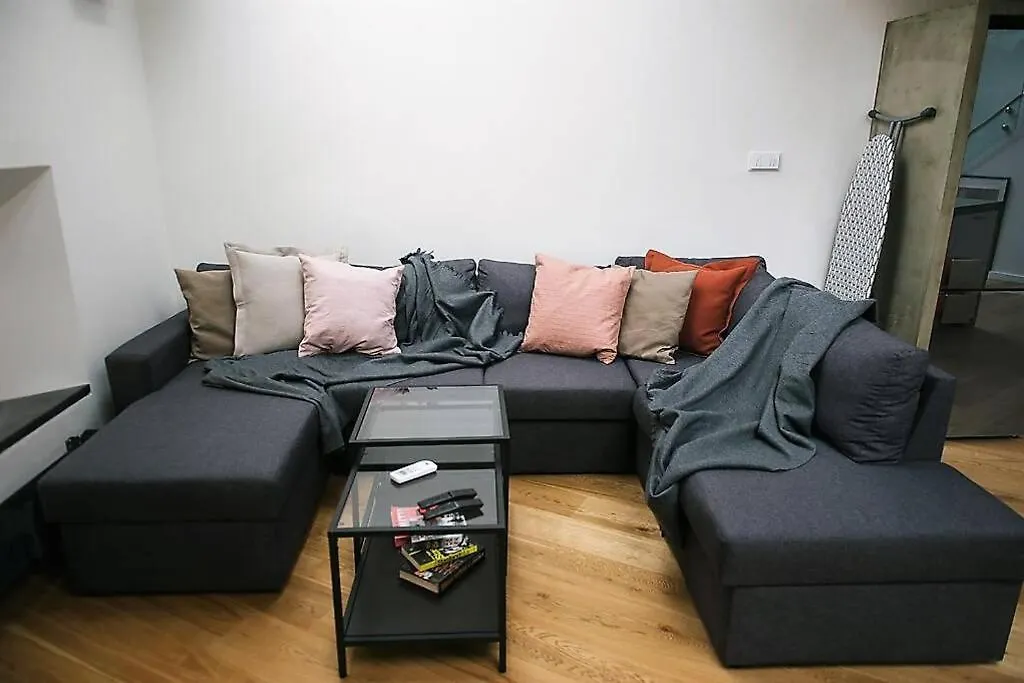 Huge 3-Bed Duplex W Sauna, Jacuzzi, Terrace & Ac Apartment Prague 0*,