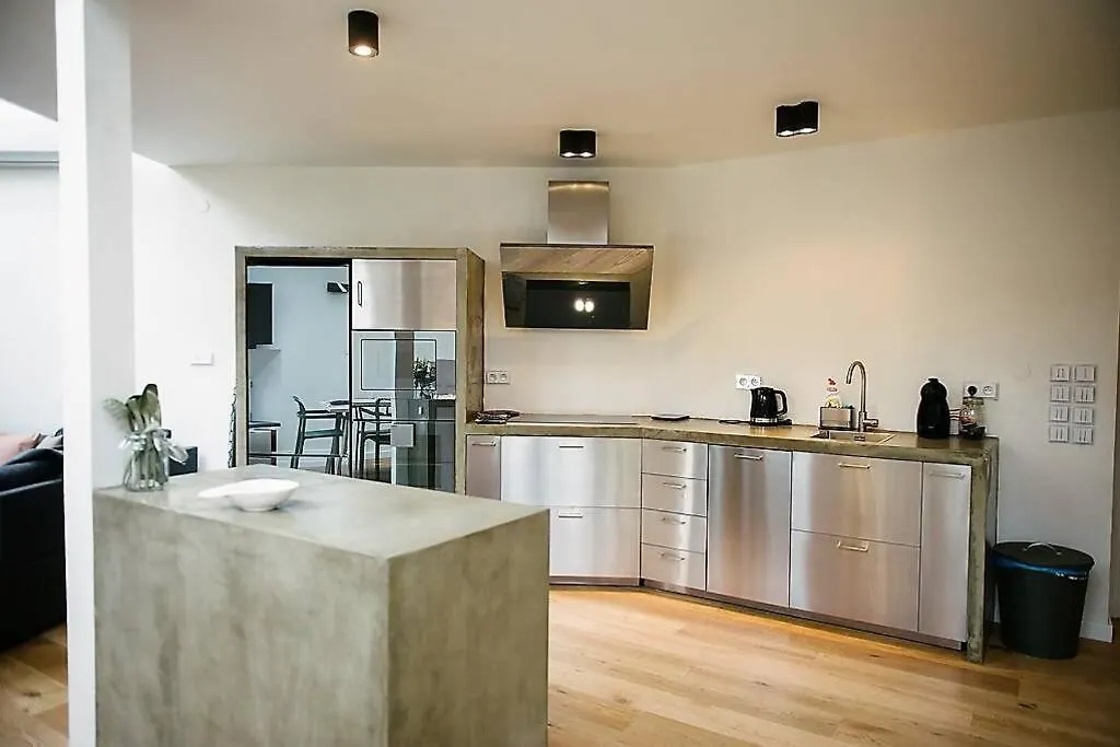 Huge 3-Bed Duplex W Sauna, Jacuzzi, Terrace & Ac Apartment Prague