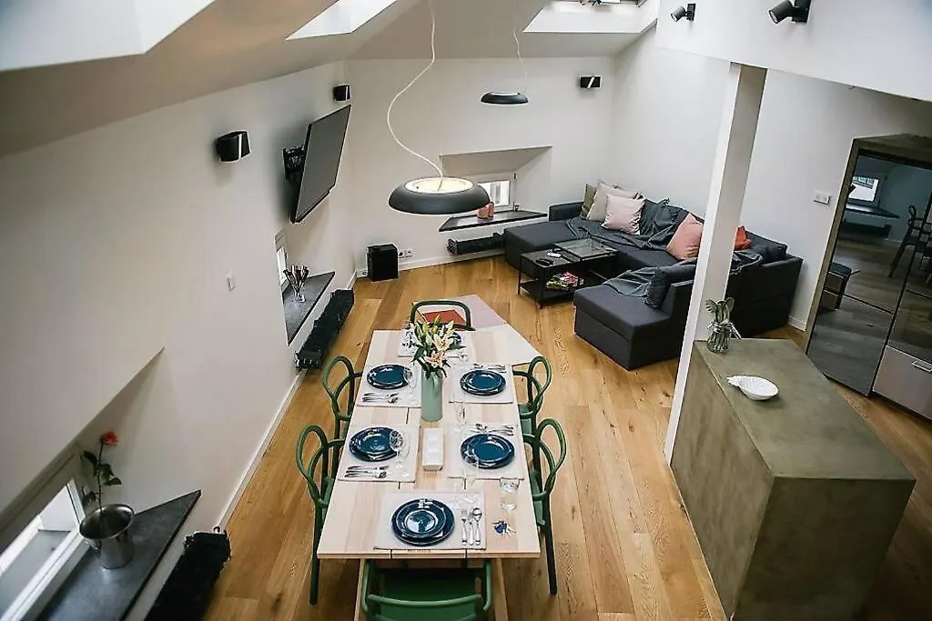 Huge 3-Bed Duplex W Sauna, Jacuzzi, Terrace & Ac Apartment Prague